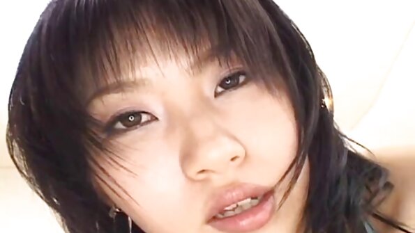 Ázsiai férfiak szarják Aoi Miyama -t amator hazi sex és Maika -t a lift közepén