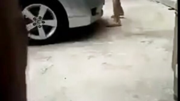 Bella amatőr házi szexvideók Rossi Ramon Nomarral teszi ezt a látogatók előtt